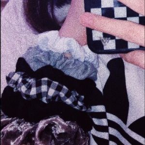 B&W checkered scrunchie 🖤